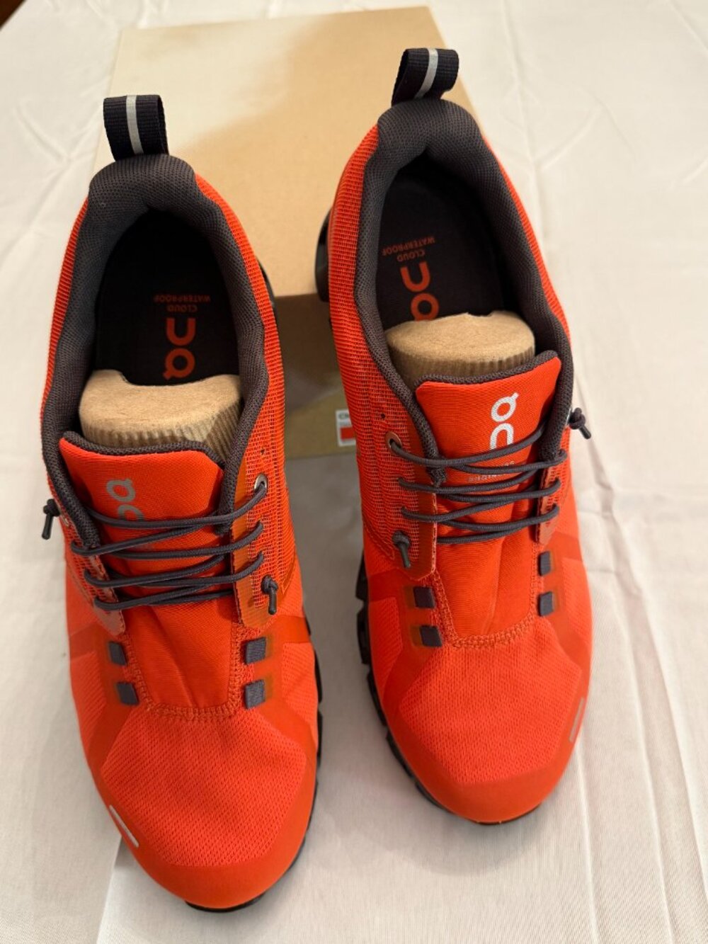 On Running Flame/Eclipse On Cloud 5 Waterproof Women's 9.5 New in Box! - Picture 4 of 4